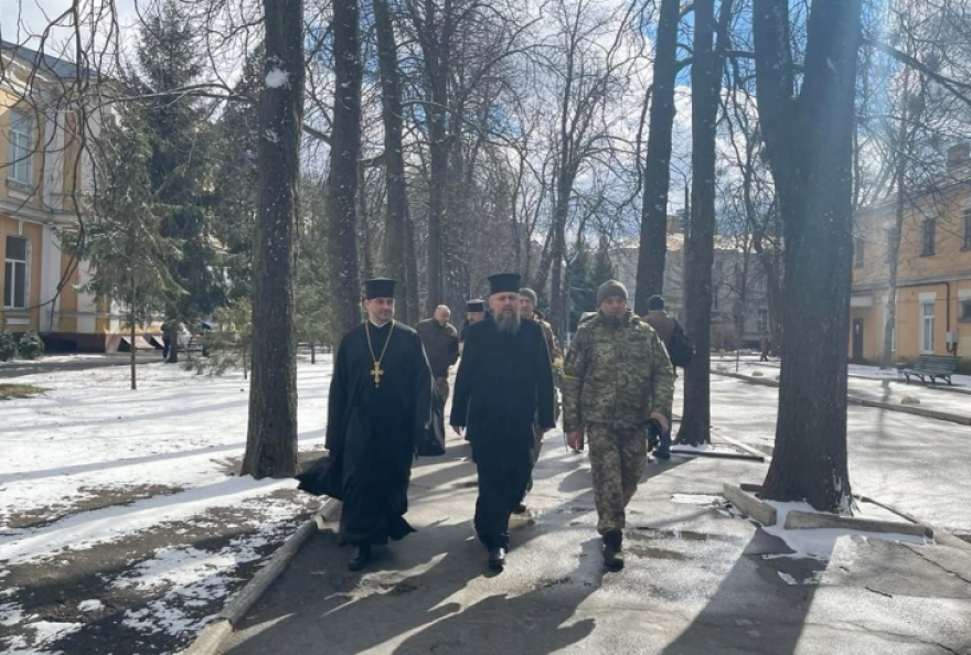 Πόλεμος στην Ουκρανία: Τραυματίες στρατιώτες επισκέφθηκε ο Μητροπολίτης Κιέβου Επιφάνιος