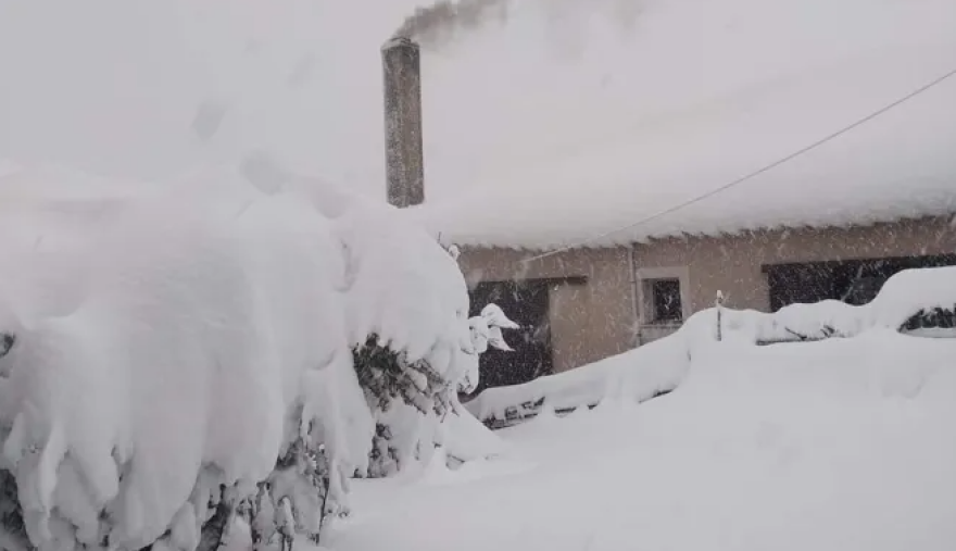 Καιρός σήμερα - Κακοκαιρία «Φίλιππος»: Έντονες χιονοπτώσεις σε πολλές περιοχές της Εύβοιας, βίντεο και φωτογραφίες 