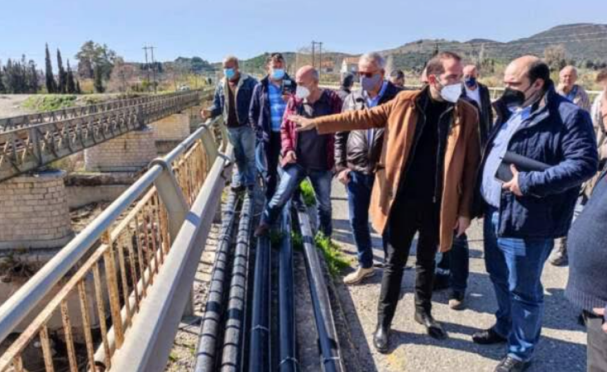 Εύηνος: Προς προσωρινή λύση στον αποκλεισμό των χωριών με την επισκευή της σιδηροδρομικής γέφυρας