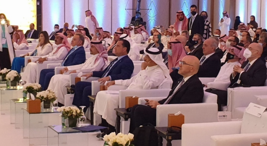 Μπαράζ συμφωνιών με τους Σαουδάραβες