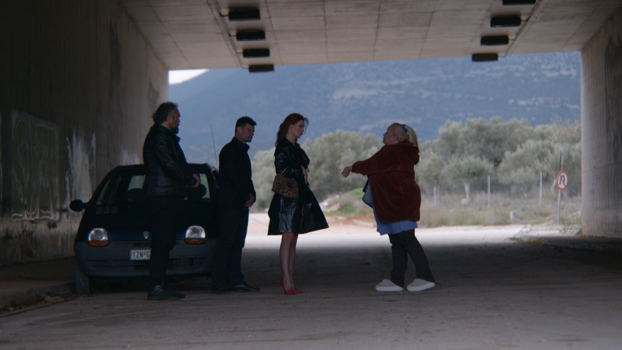 Άσε μας ρε μαμά: Η Αλίκη είναι αποφασισμένη να διαλύσει την συμφωνία με τον Άραβα