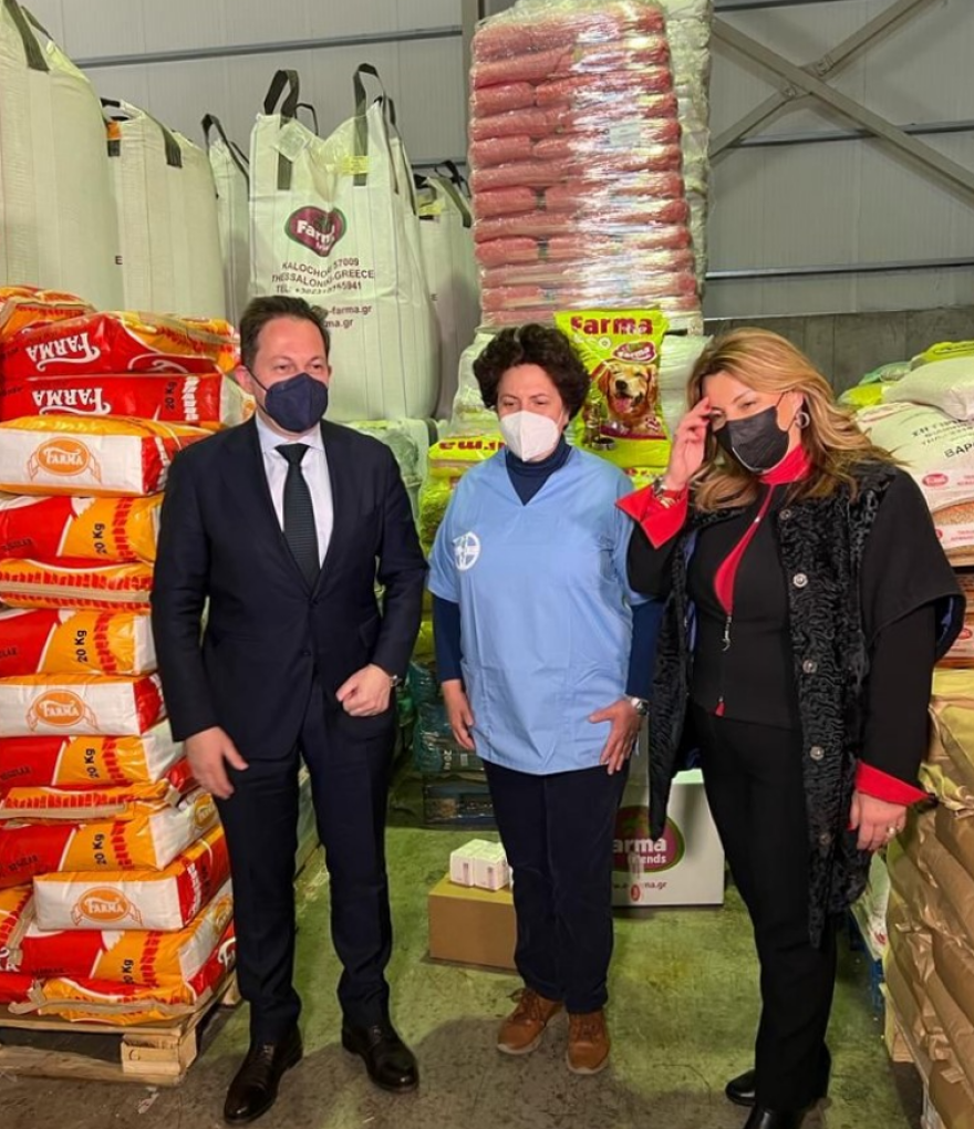 Εισβολή στην Ουκρανία: Πρωτοβουλία Πέτσα για ελληνική αποστολή ζωοτροφών για Ουκρανούς πρόσφυγες με κατοικίδια 