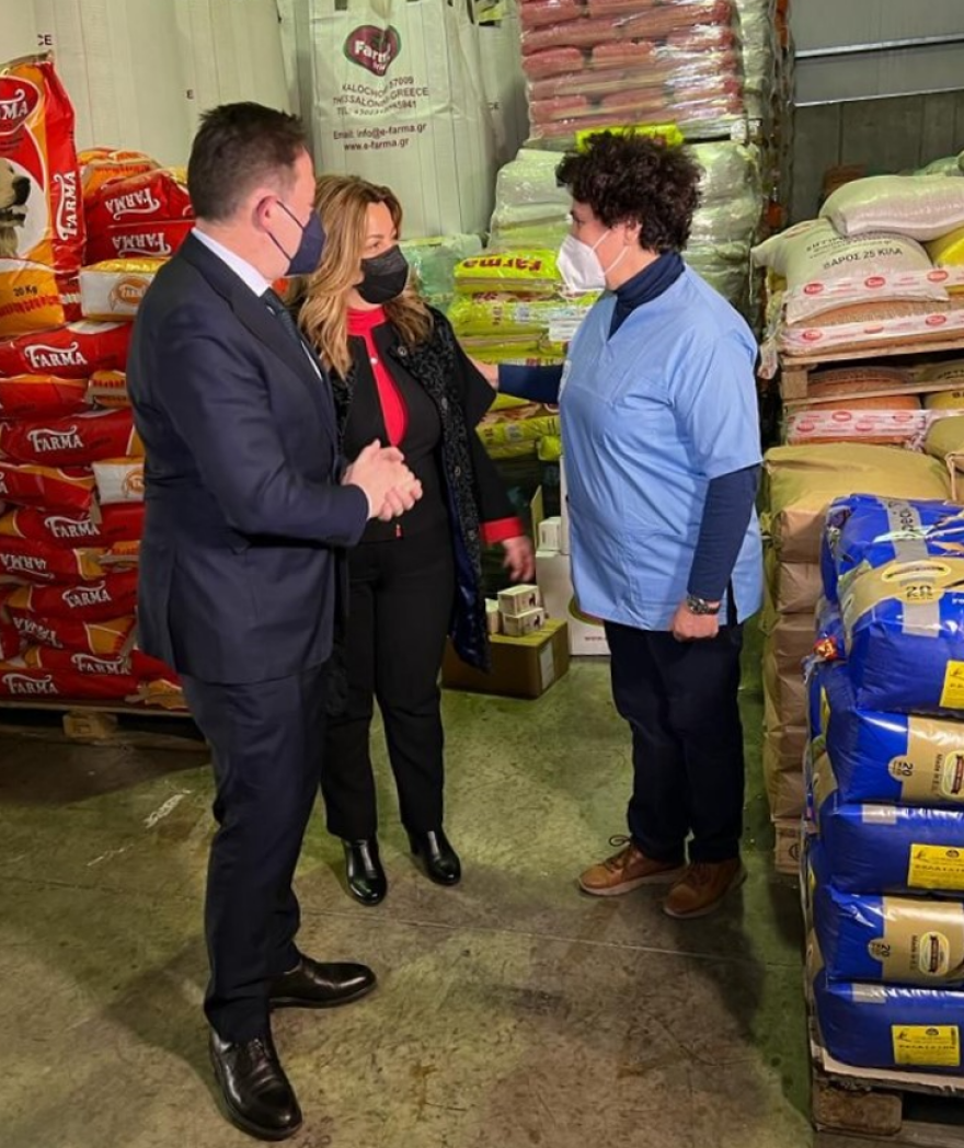 Εισβολή στην Ουκρανία: Πρωτοβουλία Πέτσα για ελληνική αποστολή ζωοτροφών για Ουκρανούς πρόσφυγες με κατοικίδια 