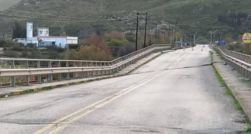 Εύηνος: Nέες κινητοποιήσεις ετοιμάζουν οι κάτοικοι των αποκλεισμένων χωριών από την κατάρρευση της γέφυρας