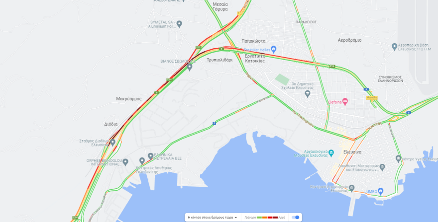 Κίνηση στους δρόμους - 25η Μαρτίου: Η μεγάλη έξοδος των Αθηναίων, ταλαιπωρία για τους οδηγούς στα διόδια Ελευσίνας 