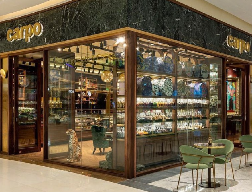 Με τα ελληνικά χρώματα φωτίστηκε ο ουρανοξύστης Burj Κhalifa στο Dubai για τα εγκαίνια του ελληνικού Carpo - Δείτε βίντεο