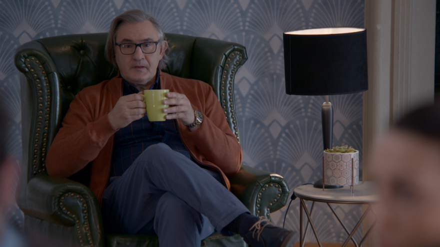 Άσε μας ρε μαμά: Η Ρωξάνη σκέφτεται να απολύσει τη Νικόλ