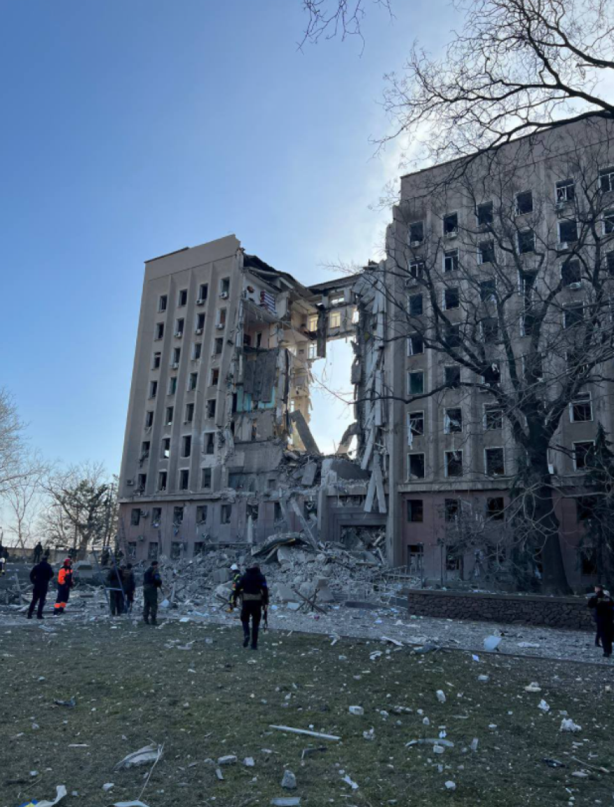 Πόλεμος στην Ουκρανία - Μικολάιβ: Τουλάχιστον εννέα νεκροί και 28 τραυματίες από ρωσικό χτύπημα - Δείτε βίντεο