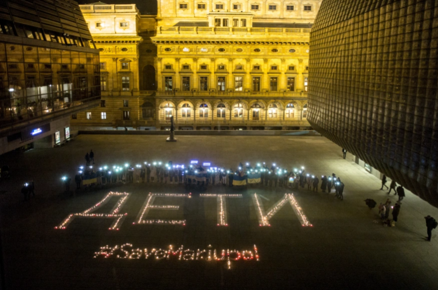 Ουκρανία: «Σκοτάδι, θόρυβοι και παντού αίμα» - Τα παιδιά από τη Μαριούπολη περιγράφουν τον τρόμο του πολέμου 