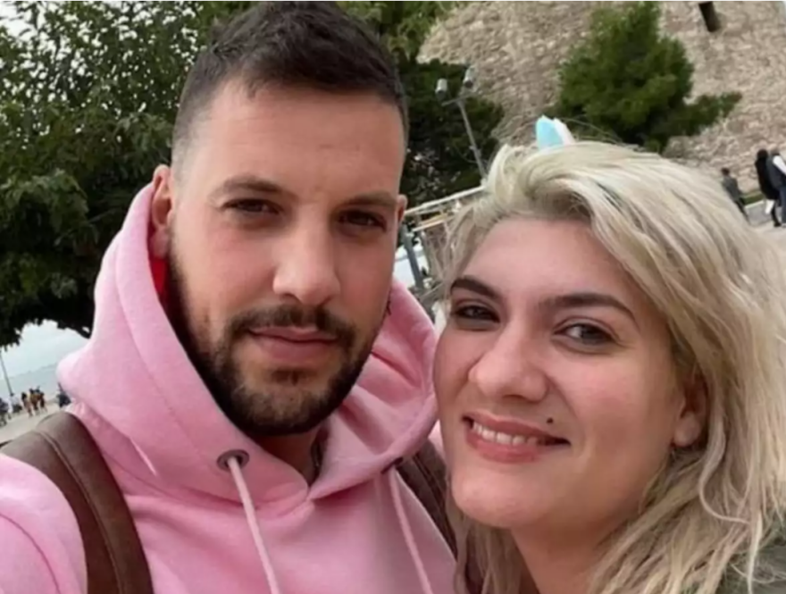 Ο άγριος τσακωμός Μάνου - Ρούλας όταν της είπε «δεν βάζω το χέρι μου στο Ευαγγέλιο για τα δύο παιδιά»