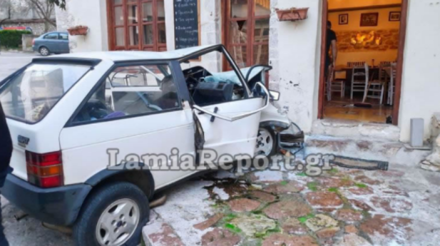 Τραγωδία στην Αμφίκλεια: Πέθανε και ο 77χρονος οδηγός του αυτοκινήτου που έπεσε σε τσιπουράδικο