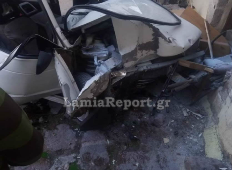 Τραγωδία στην Αμφίκλεια: Πέθανε και ο 77χρονος οδηγός του αυτοκινήτου που έπεσε σε τσιπουράδικο