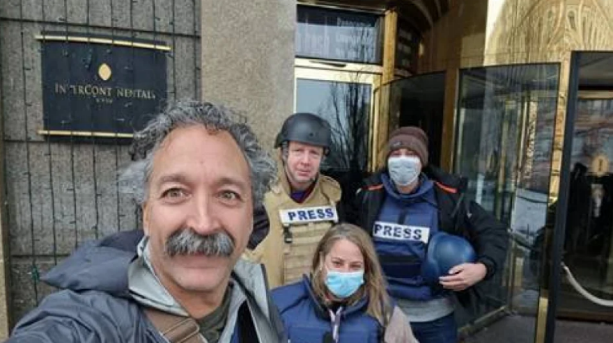 Πόλεμος στην Ουκρανία: «Είμαι πολύ τυχερός που είμαι ζωντανός», λέει ο δημοσιογράφος του «Fox News» που τραυματίστηκε έξω από το Κίεβο 