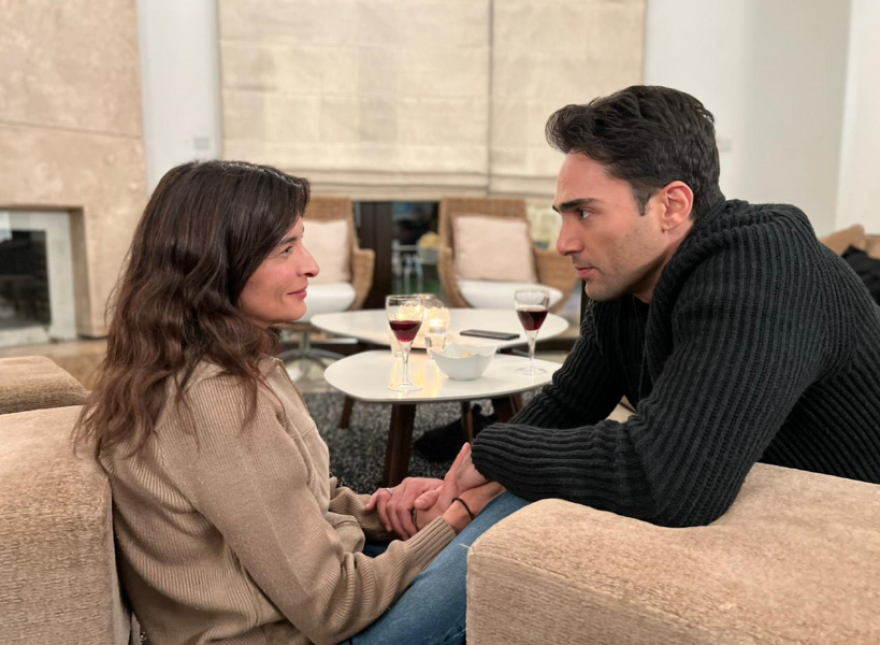 Η Γη της Ελιάς: Η Αρετή διαβάλλει την Εύα όπου σταθεί κι όπου βρεθεί