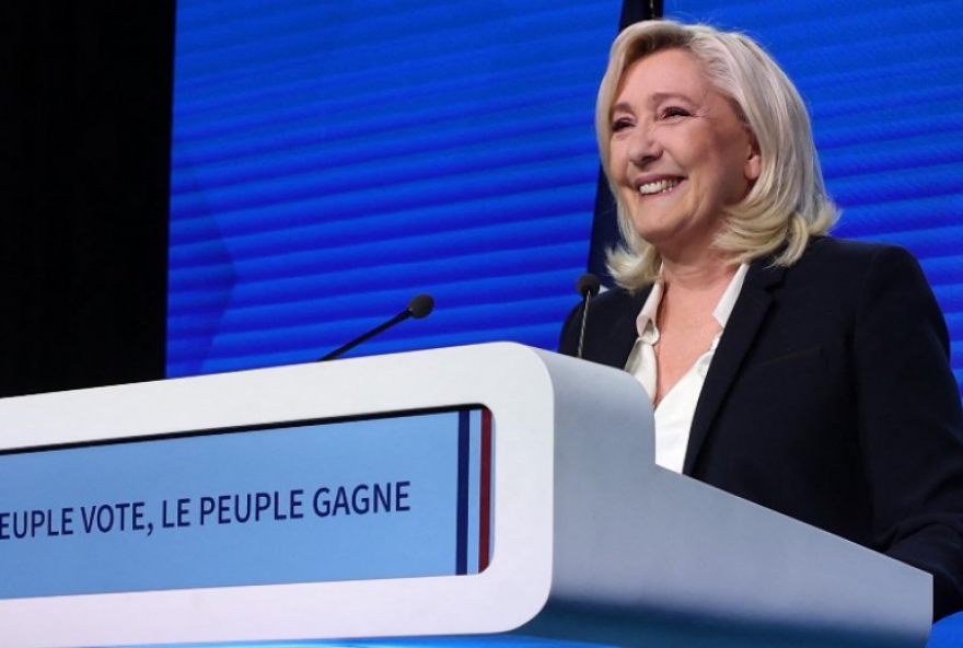 Μακρόν ή Λεπέν; Τι θα γίνει  αν εκλεγεί πρόεδρος στη Γαλλία ο Ευρωπαίος μεταρρυθμιστής ή... η φίλη του Πούτιν