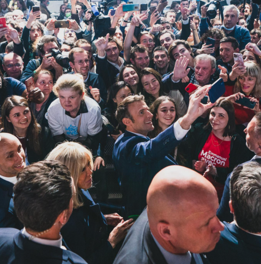 Γαλλικές εκλογές: Η προσωπική φωτογράφος του Εμανουέλ Μακρόν δίνει στη δημοσιότητα τα καρέ πρώτου γύρου