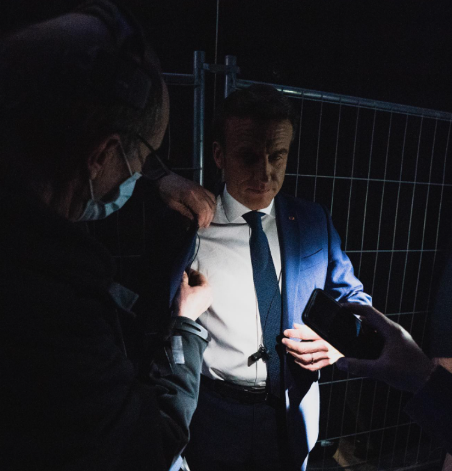 Γαλλικές εκλογές: Η προσωπική φωτογράφος του Εμανουέλ Μακρόν δίνει στη δημοσιότητα τα καρέ πρώτου γύρου