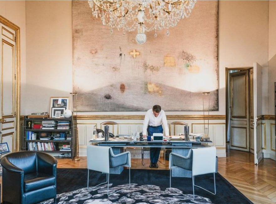 Γαλλικές εκλογές: Η προσωπική φωτογράφος του Εμανουέλ Μακρόν δίνει στη δημοσιότητα τα καρέ πρώτου γύρου