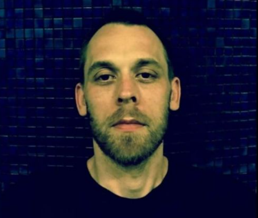 ΗΠΑ: Πέθανε από υπερβολική δόση το... 11 μηνών εγγονάκι του γνωστού συγγραφέα, Πολ Όστερ