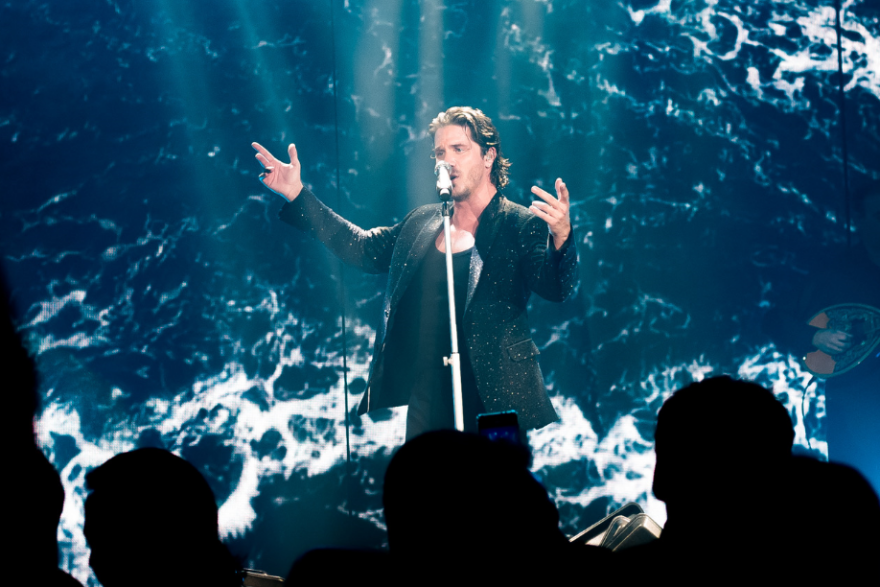 Ο Νίκος Οικονομόπουλος συνεχίζει τις εμφανίσεις του στο Fantasia