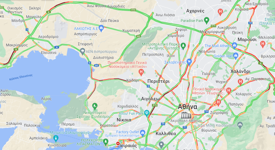 Έξοδος Πάσχα - Κίνηση στους δρόμους: Μετ' εμποδίων η έξοδος, γεμάτα φεύγουν λεωφορεία, τρένα και πλοία