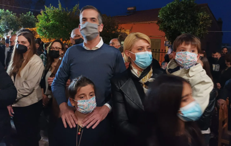 Στα Χανιά για την ακολουθία του Eπιταφίου ο Κυριάκος Μητσοτάκης - Δείτε βίντεο