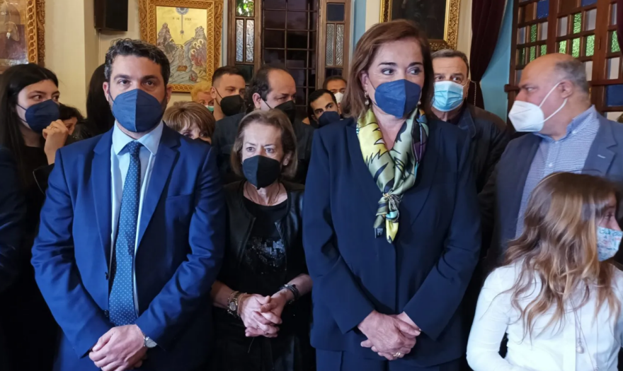 Στα Χανιά για την ακολουθία του Eπιταφίου ο Κυριάκος Μητσοτάκης - Δείτε βίντεο