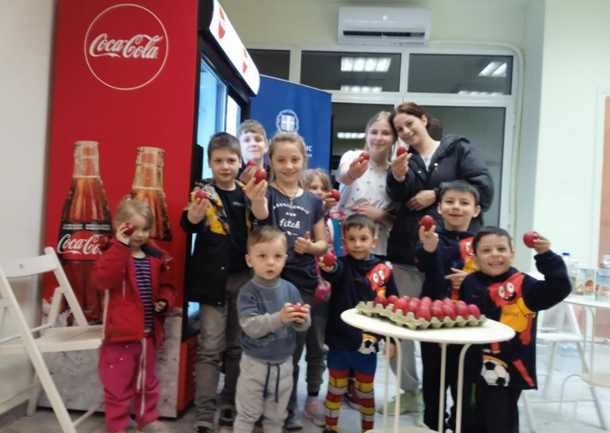 Έφτασαν στην Ελλάδα τα πρώτα δέκα ασυνόδευτα ανήλικα από την Ουκρανία, δείτε φωτογραφίες