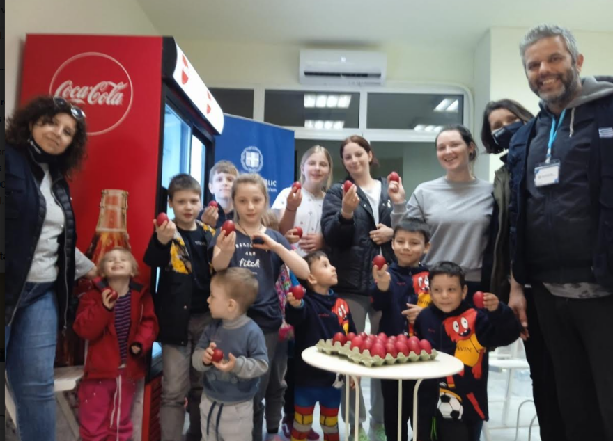 Έφτασαν στην Ελλάδα τα πρώτα δέκα ασυνόδευτα ανήλικα από την Ουκρανία, δείτε φωτογραφίες