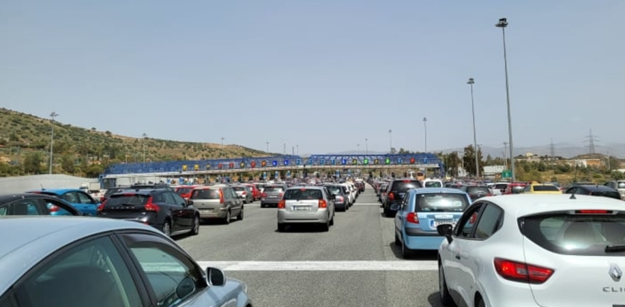 Κίνηση στους δρόμους - Πάσχα 2022: Μποτιλιάρισμα στην Αθηνών - Κορίνθου, σε επιφυλακή η Τροχαία για την επιστροφή  των εκδρομέων