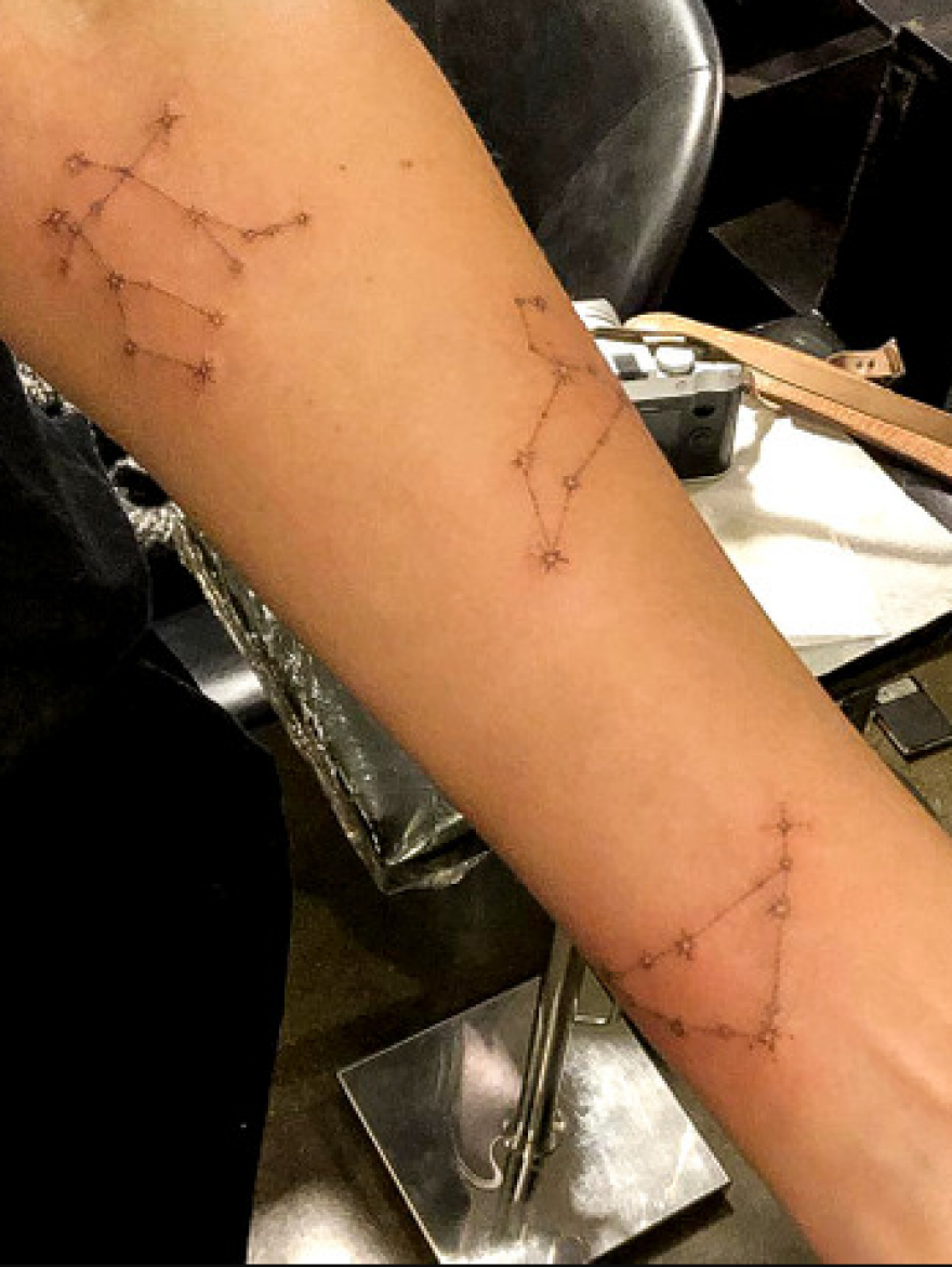 10 διασημότητες που αφιέρωσαν τα τατουάζ τους στα αγαπημένα τους πρόσωπα