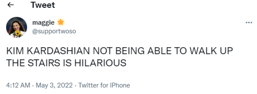 Η Κιμ Καρντάσιαν δυσκολεύτηκε να περπατήσει με το στενό φόρεμα της Μέριλιν Μονρόε και έγινε viral