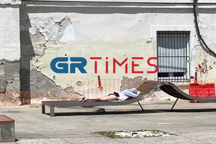 Θεσσαλονίκη: Φόρεσε μαγιό και πήγε για ηλιοθεραπεία στο Λιμάνι
