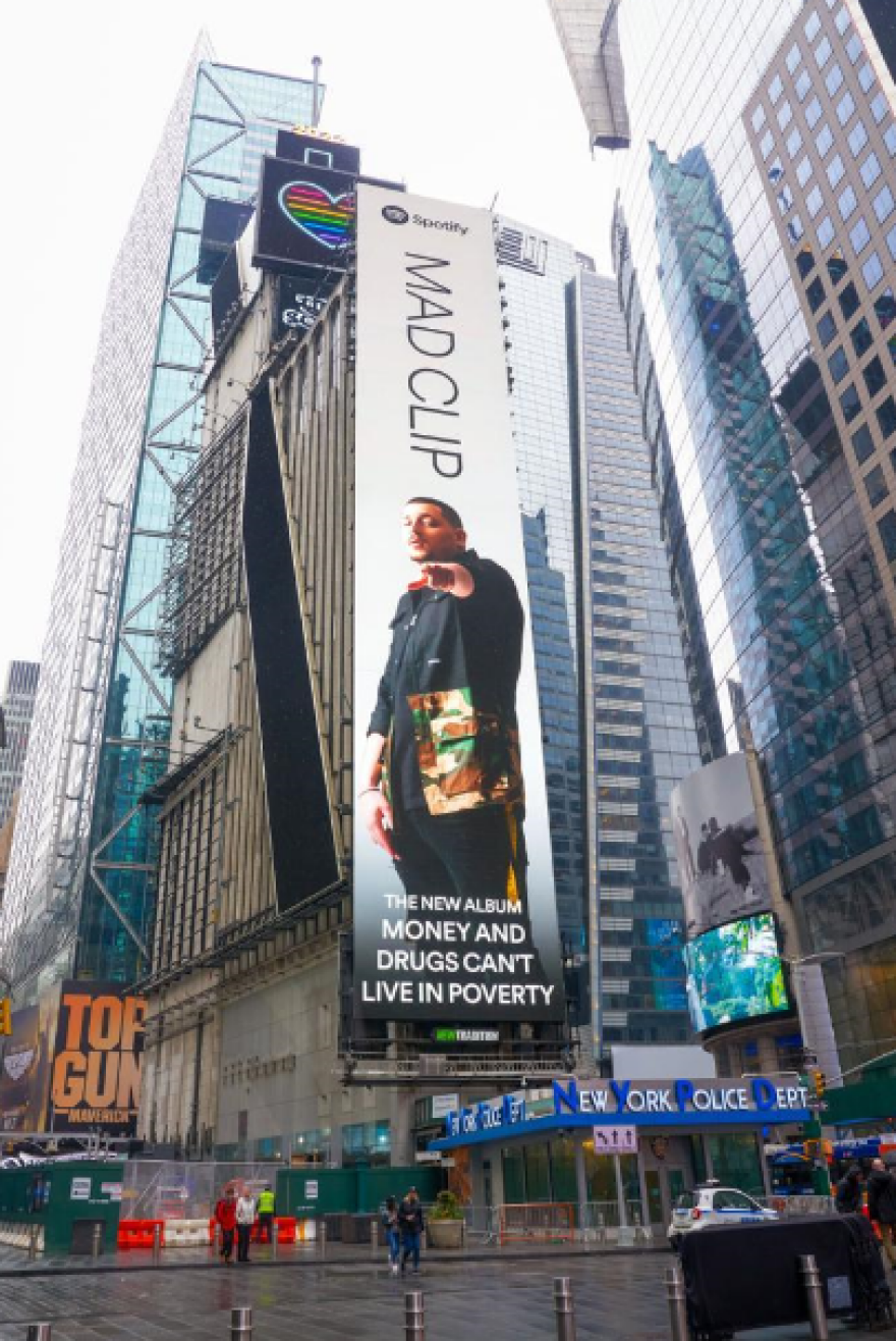 Mad Clip: Σε billboard στην Times Square