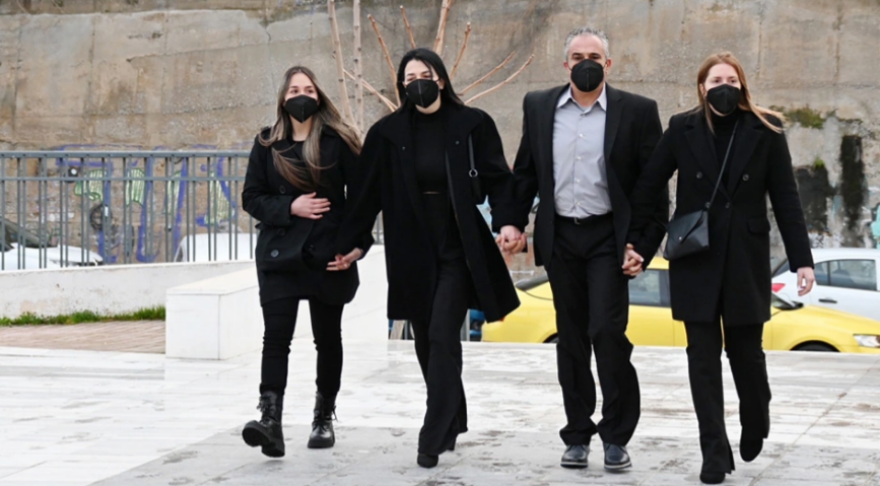  Δίκη προπονητή ιστιοπλοΐας: «Η κόρη μου ήταν ένα καταρρακωμένο παιδί, μας είπε ότι τη βίαζε, την απειλούσε και την χτυπούσε»