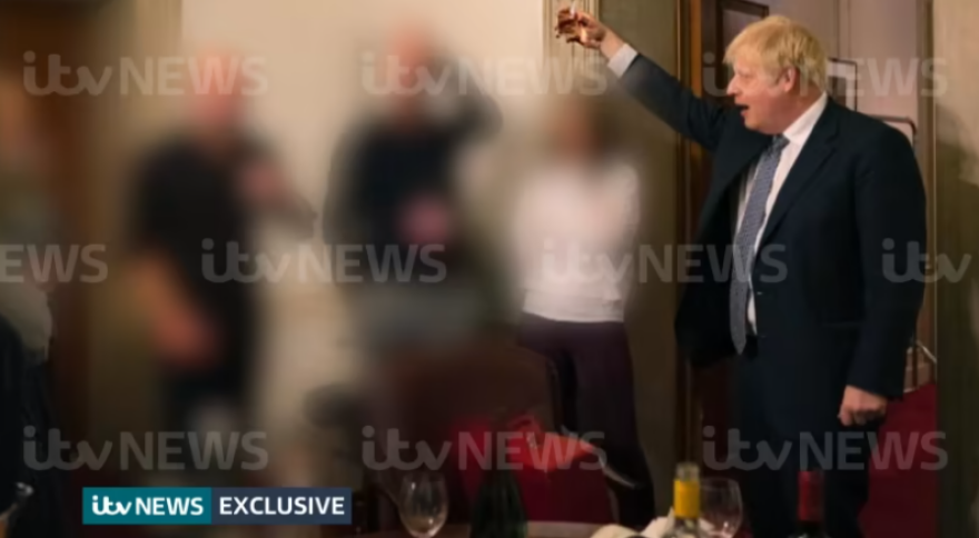 Partygate: Συγγνώμη από τον Μπόρις Τζόνσον στο προσωπικό της Ντάουνινγκ Στριτ, αλλά δεν παραιτείται