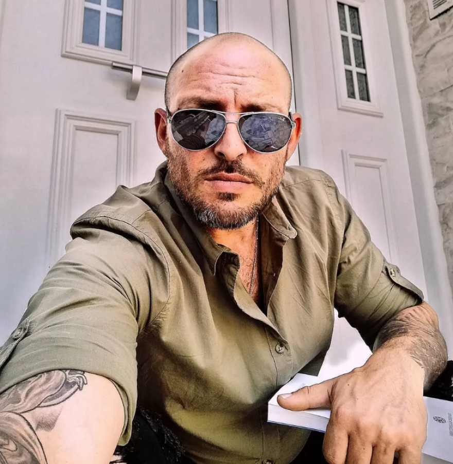 Σύνταγμα: «Θα σας κόβω τα κεφάλια ένα ένα», είχε γράψει στα social media πριν πάει ένοπλος στον Άγνωστο Στρατιώτη 