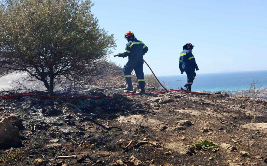 Κερατέα: Δείτε πώς έσβησαν τη φωτιά