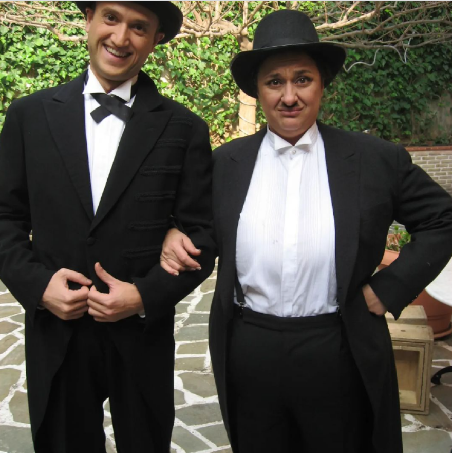 «Παρά Πέντε»: Oι αδημοσίευτες φωτογραφίες που «ξέθαψε» από τα backstage ο Αργύρης Αγγέλου