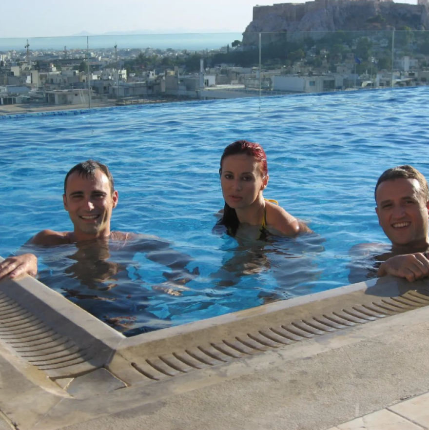 «Παρά Πέντε»: Oι αδημοσίευτες φωτογραφίες που «ξέθαψε» από τα backstage ο Αργύρης Αγγέλου