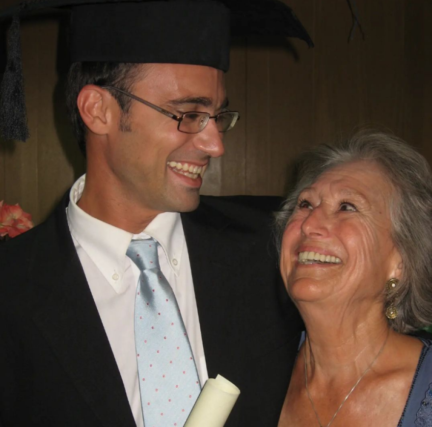 «Παρά Πέντε»: Oι αδημοσίευτες φωτογραφίες που «ξέθαψε» από τα backstage ο Αργύρης Αγγέλου