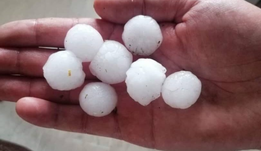 Σφοδρή χαλαζόπτωση σε Φλώρινα, Σέρρες και Λάρισα - «Ποτάμια» οι δρόμοι στη Θεσσαλονίκη (βίντεο και φωτογραφίες)