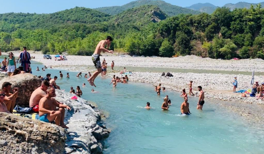 Χιλιάδες υπογραφές για την ακύρωση του υδροηλεκτρικού στην Κοιλάδα του Αχελώου