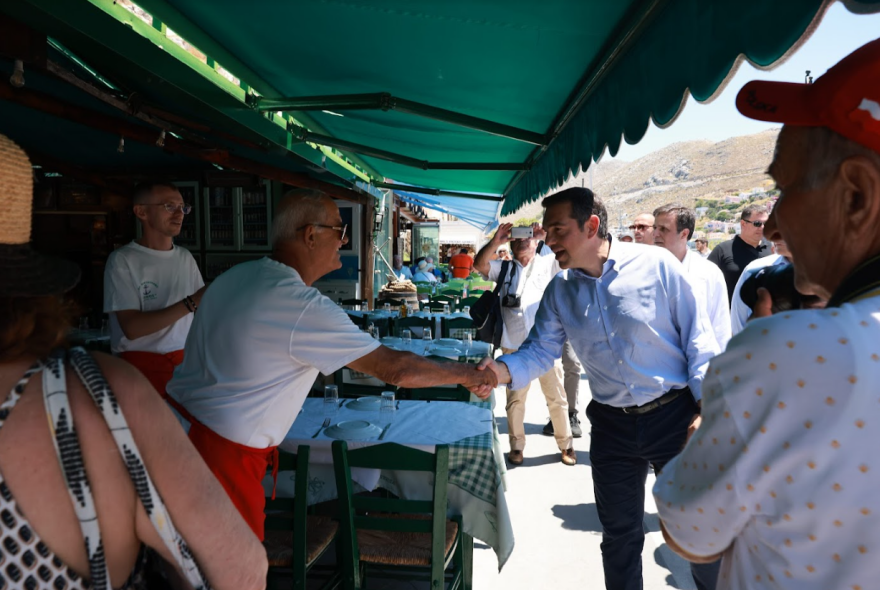 Συνταξιούχοι Σύμης σε Τσίπρα: Η σύνταξη φθάνει μόνο για τη ΔΕΗ