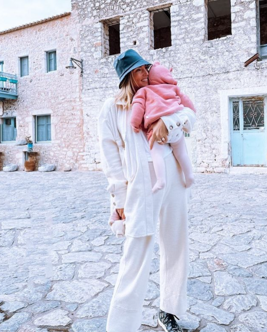 Αθηνά Οικονομάκου: Η τρυφερή ανάρτησή της για τα πρώτα γενέθλια της κόρης της