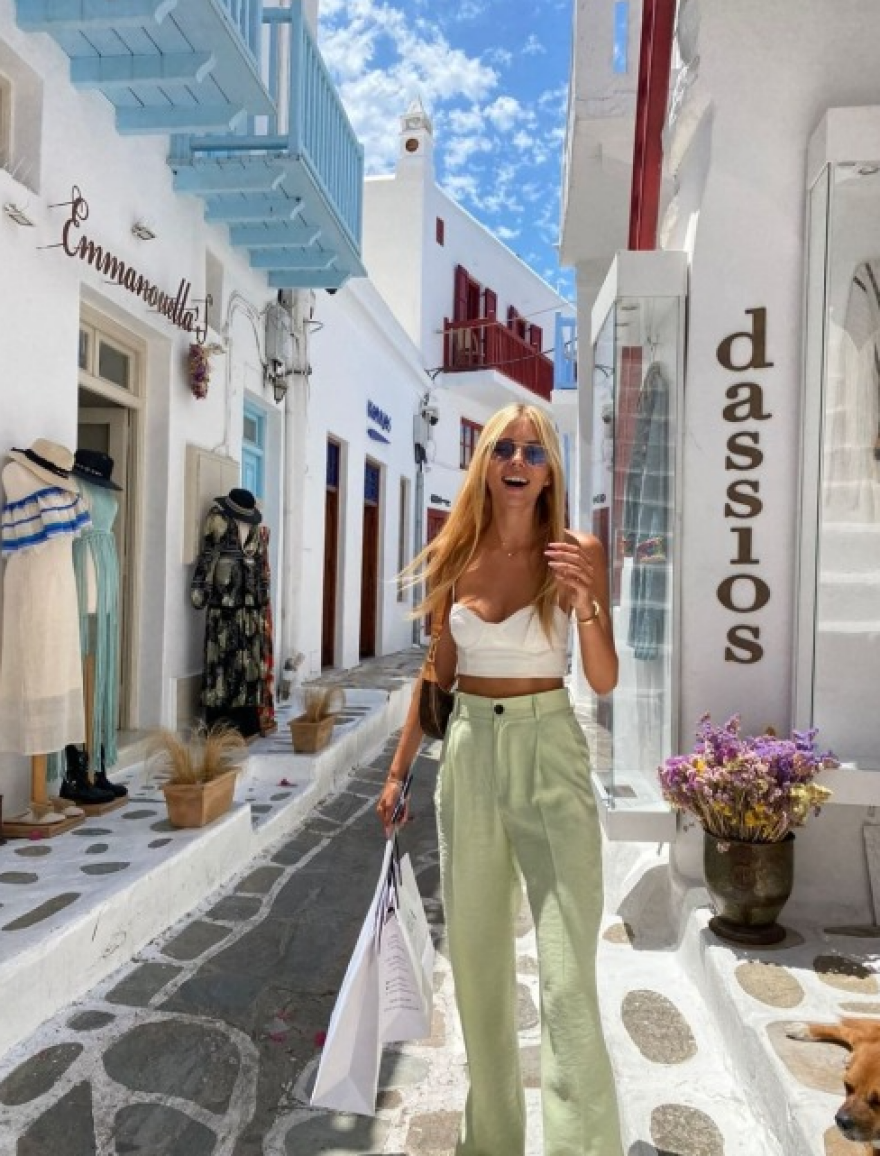 Μισέλ Γκέρζιγκ: Διακοπές στη Μύκονο μαζί με τον Κουρτουά 