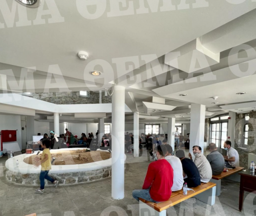 Οκτώ είναι οι αγνοούμενοι μετανάστες μεταξύ των οποίων τρία παιδιά  3, 8 και 15 ετών που επέβαιναν στο ιστιοπλοϊκό έξω από τη Μύκονο