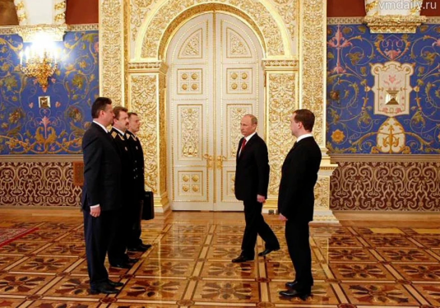 Βλαντιμίρ Πούτιν: Χαροπαλεύει ο συνταγματάρχης που κρατούσε τη βαλίτσα του με τους πυρηνικούς κωδικούς