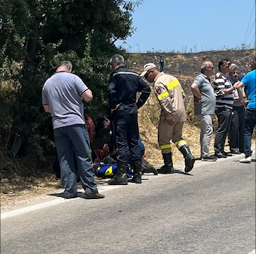 Οριοθετήθηκε η φωτιά στον Άγιο Στέφανο, τραυματίστηκε ένας πυροσβέστης