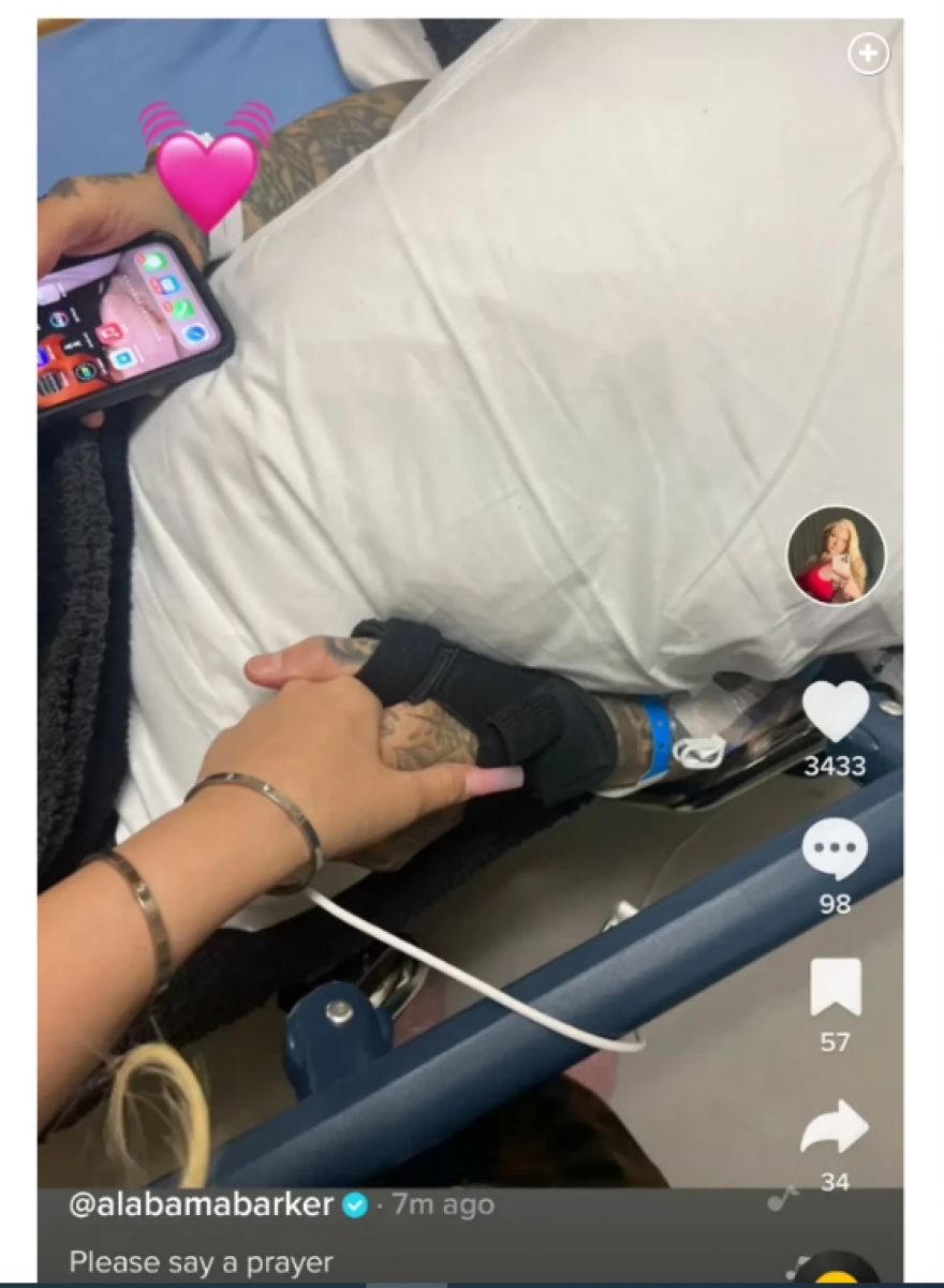 Τράβις Μπάρκερ: Αυτός είναι ο λόγος που μπήκε στο νοσοκομείο